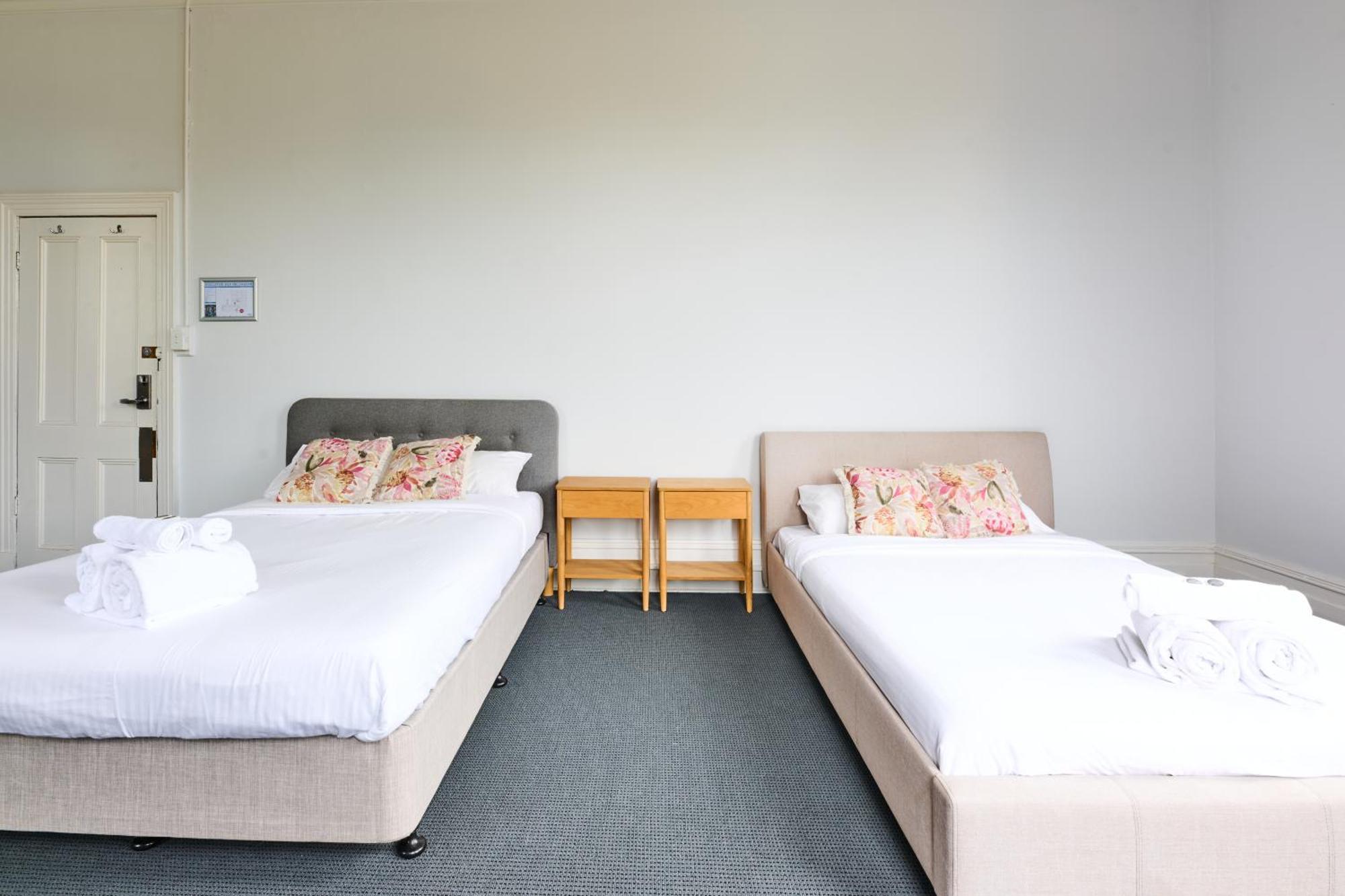 College Lawn Hotel เมลเบิร์น ภายนอก รูปภาพ