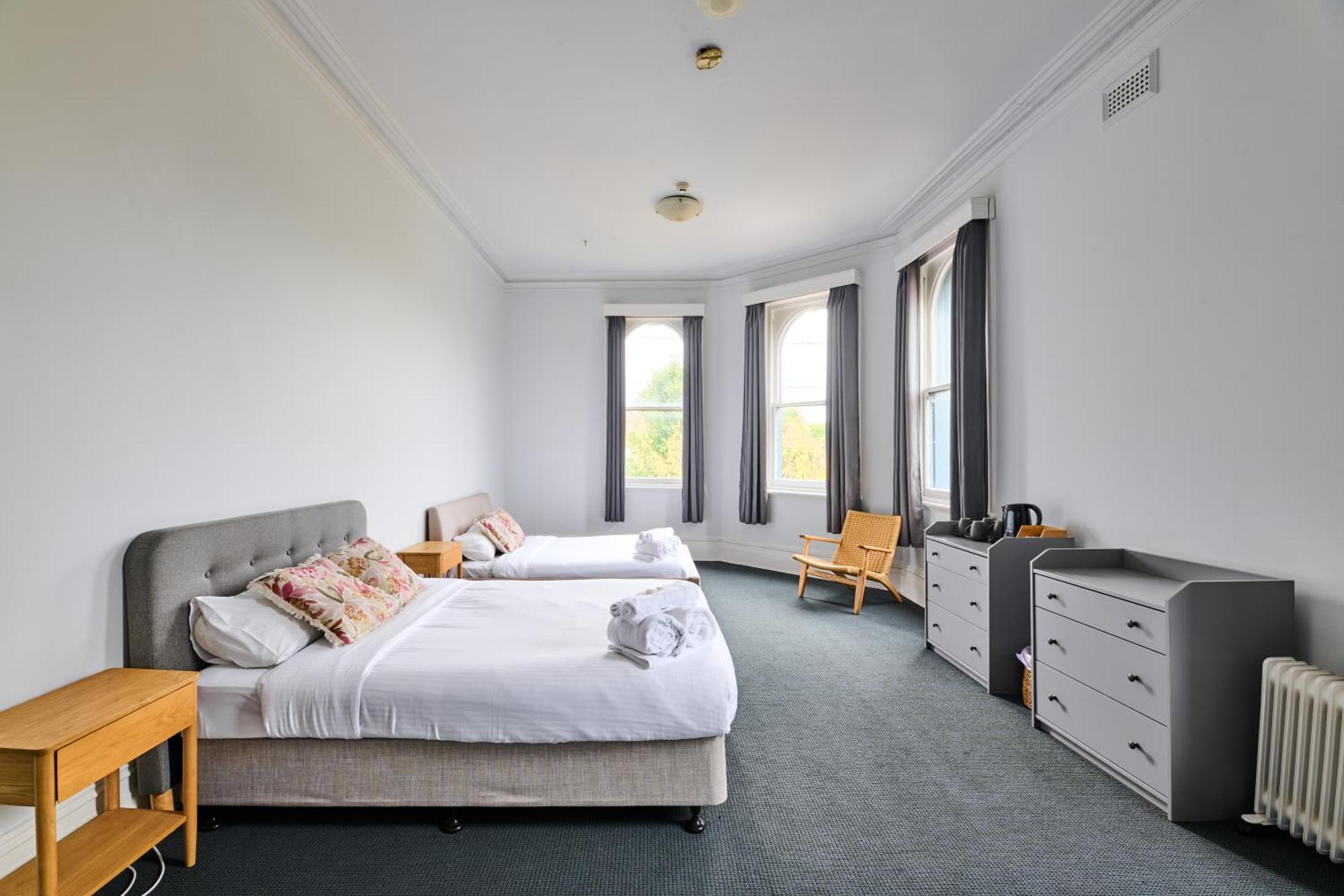 College Lawn Hotel เมลเบิร์น ภายนอก รูปภาพ